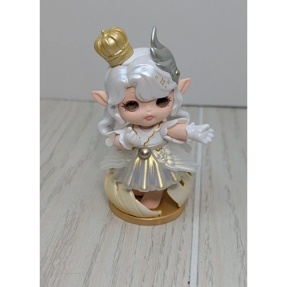 FLORA Compendium of Materia Medica Blind Box Autumn Ginko Figure Only FLAW READ
